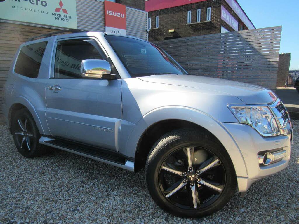 2016 Mitsubishi Shogun 3.2TD Barbarian (187bhp) 4X4 Station Wagon 3d Auto