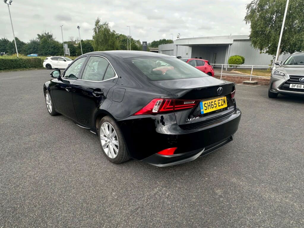 2015 Lexus IS 300h 2.5 Executive Edition